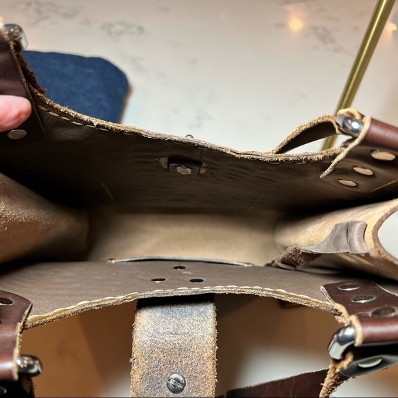 Handcrafted structured urban raw edge leather croc embossed shoulder bag NWOT - Picture 9 of 12